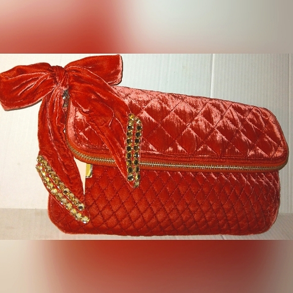 NWT☆JUICY COUTURE☆Oversized Foldover Quilted Velour Bow Clutch☆Beautiful☆Rare☆ - Picture 6 of 16